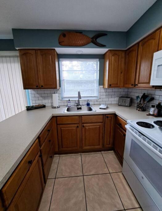 Nature Coast Getaway #1 - Cozy 2 Bedroom ホモサッサ エクステリア 写真